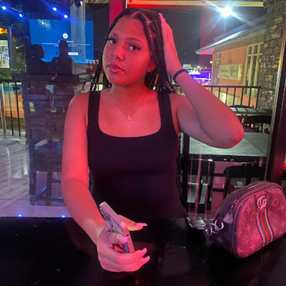Meet your Posher, Jynesa